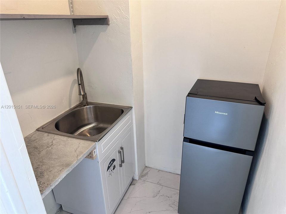 En Renta: $1,000 (0 camas, 1 baños, 238 Pies cuadrados)