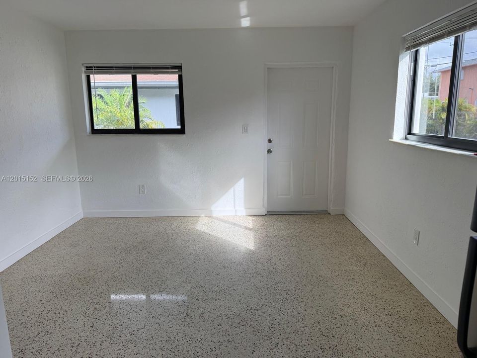 Activo con contrato: $1,650 (1 camas, 1 baños, 0 Pies cuadrados)