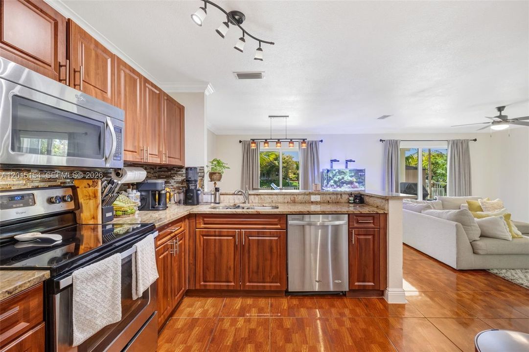 En Venta: $519,999 (3 camas, 2 baños, 1614 Pies cuadrados)