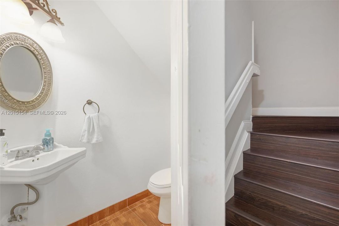 En Venta: $519,999 (3 camas, 2 baños, 1614 Pies cuadrados)