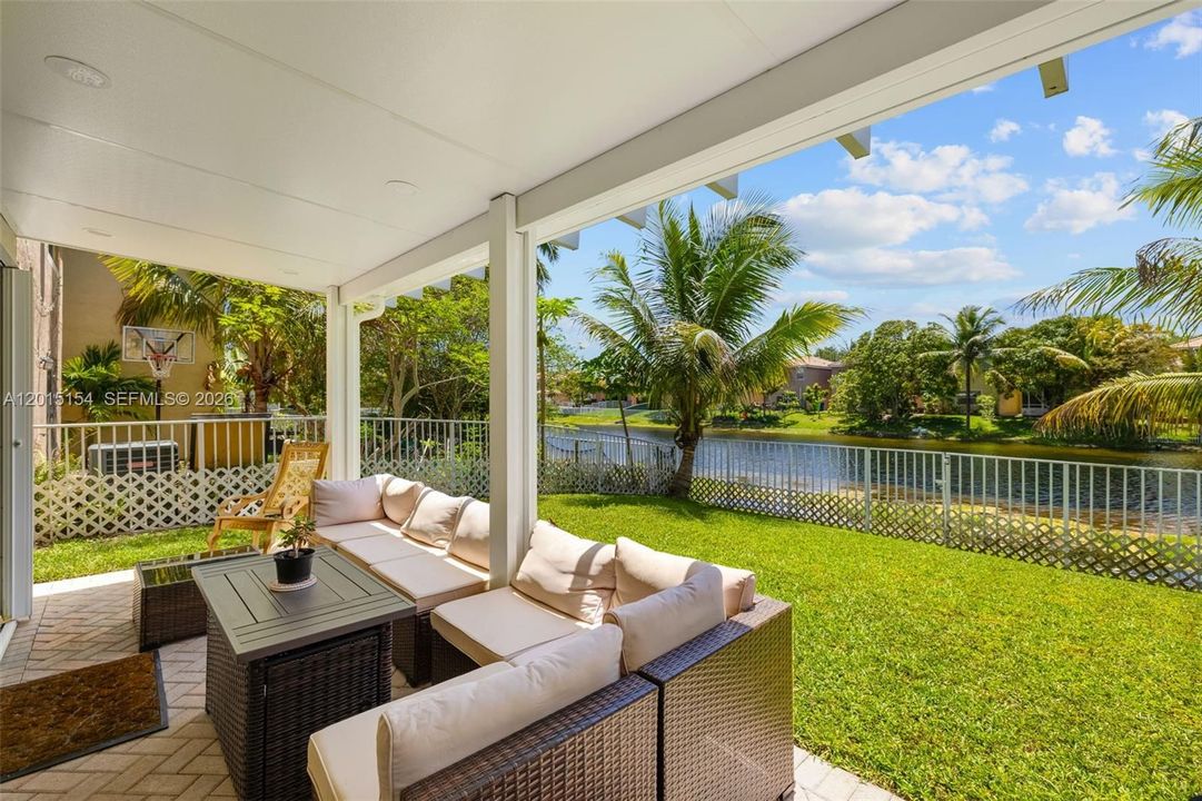En Venta: $519,999 (3 camas, 2 baños, 1614 Pies cuadrados)