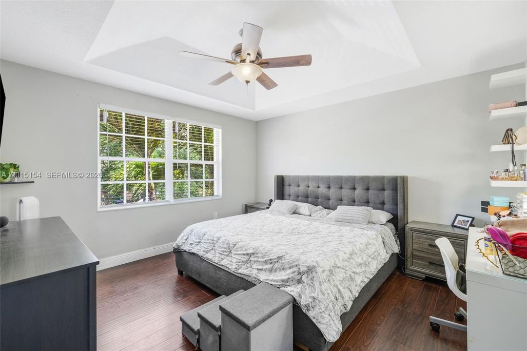 En Venta: $519,999 (3 camas, 2 baños, 1614 Pies cuadrados)