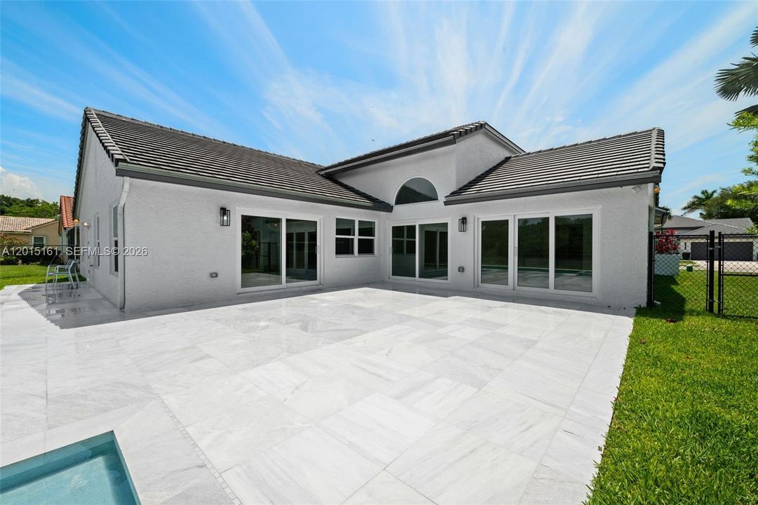 For Sale: $1,275,000 (4 beds, 3 baths, 2489 Square Feet)