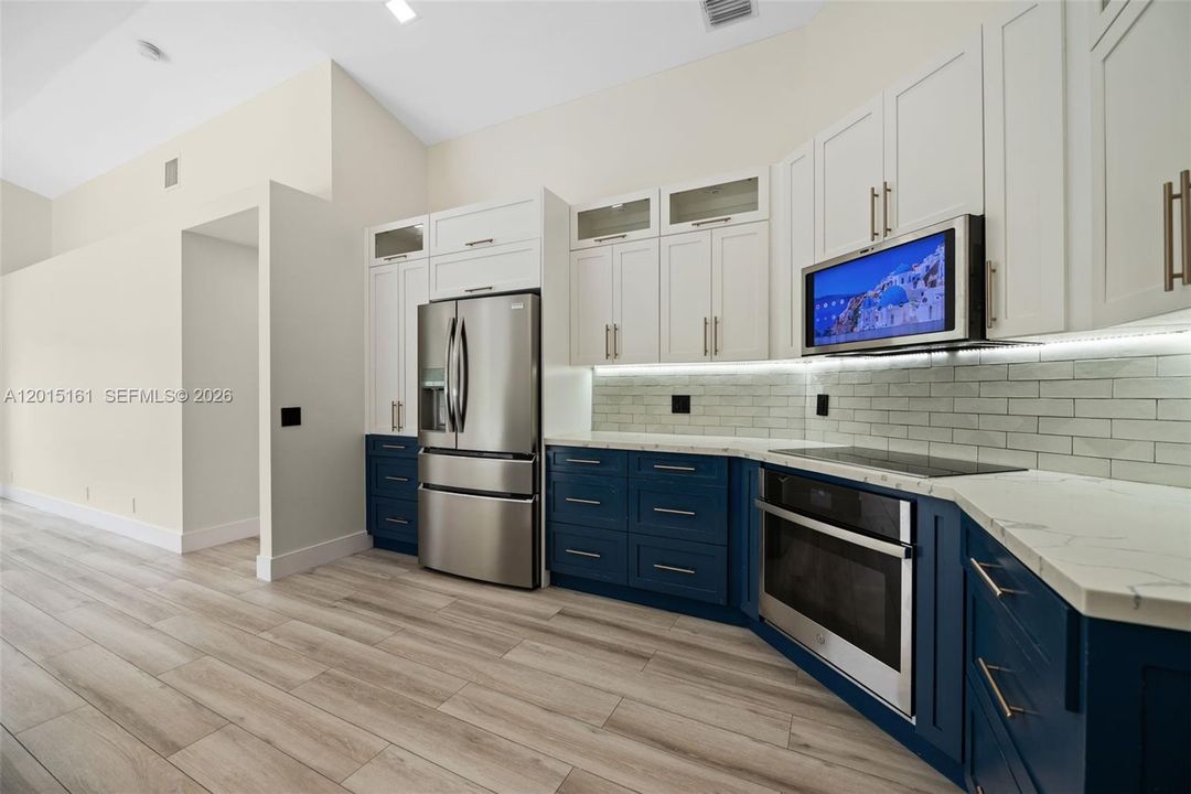 For Sale: $1,275,000 (4 beds, 3 baths, 2489 Square Feet)