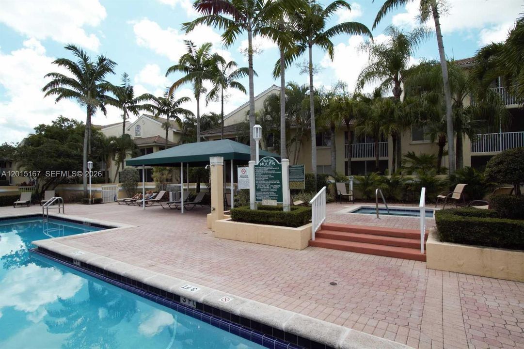 For Sale: $179,000 (1 beds, 1 baths, 800 Square Feet)