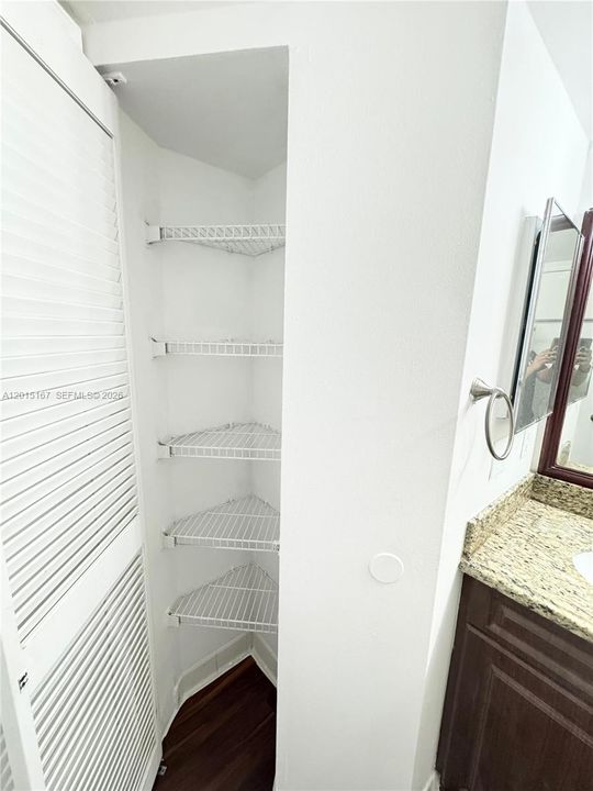 For Sale: $179,000 (1 beds, 1 baths, 800 Square Feet)
