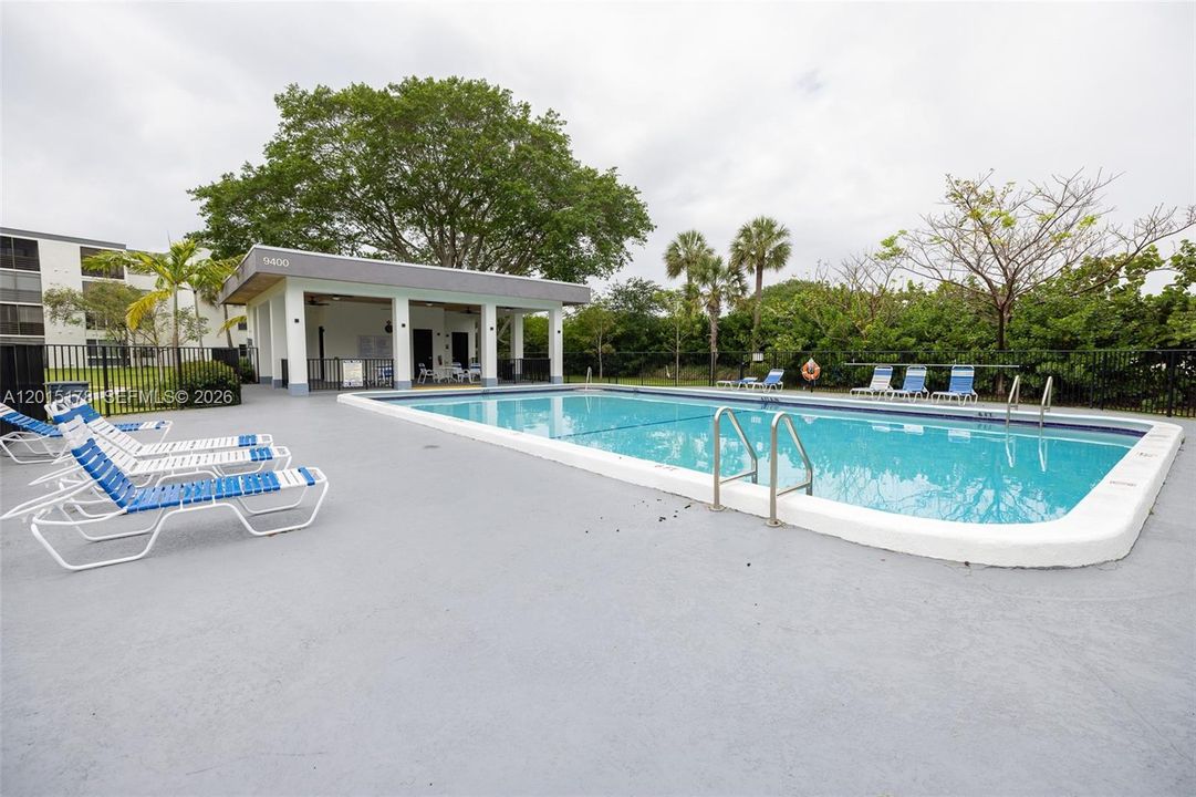 For Rent: $2,100 (2 beds, 2 baths, 900 Square Feet)
