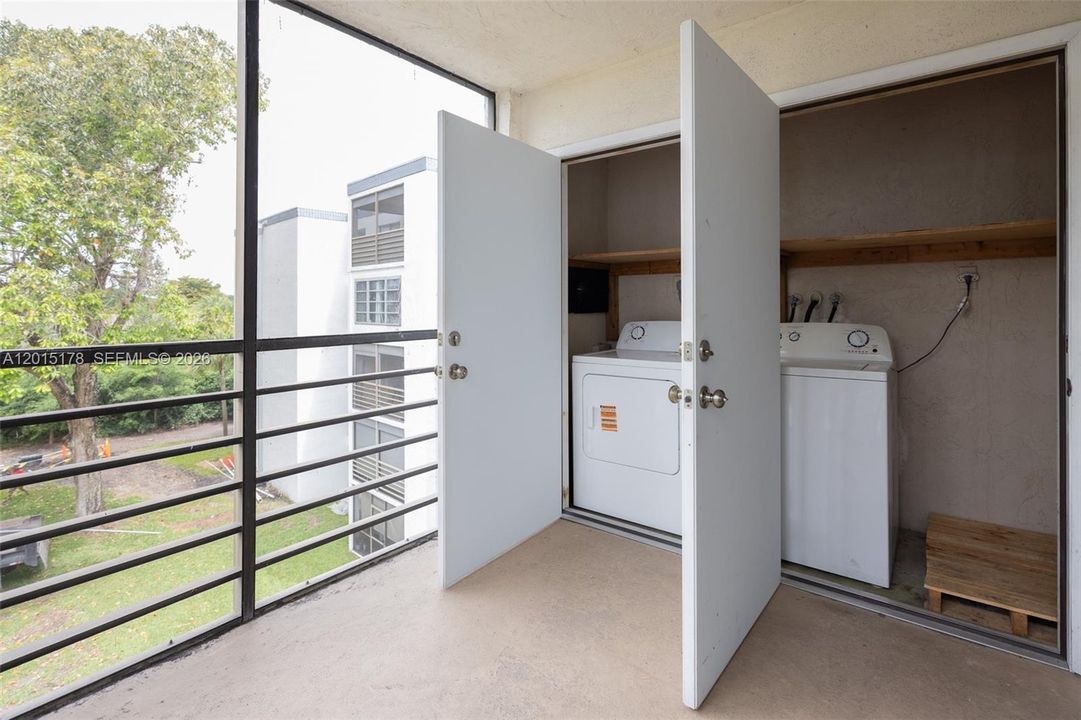 For Rent: $2,100 (2 beds, 2 baths, 900 Square Feet)
