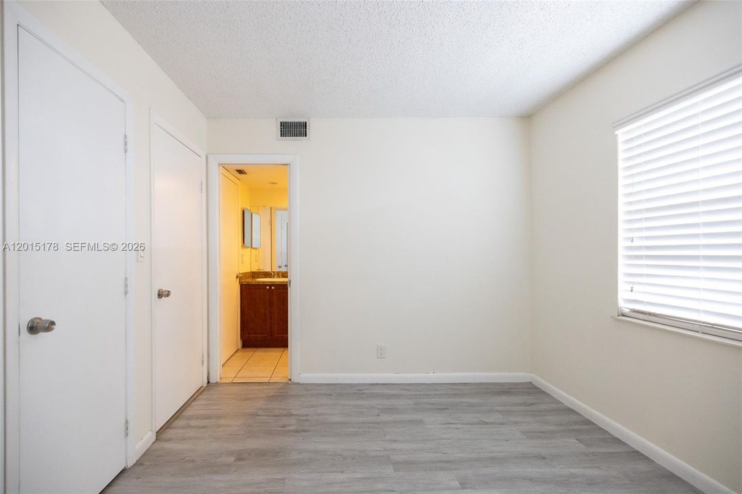 For Rent: $2,100 (2 beds, 2 baths, 900 Square Feet)