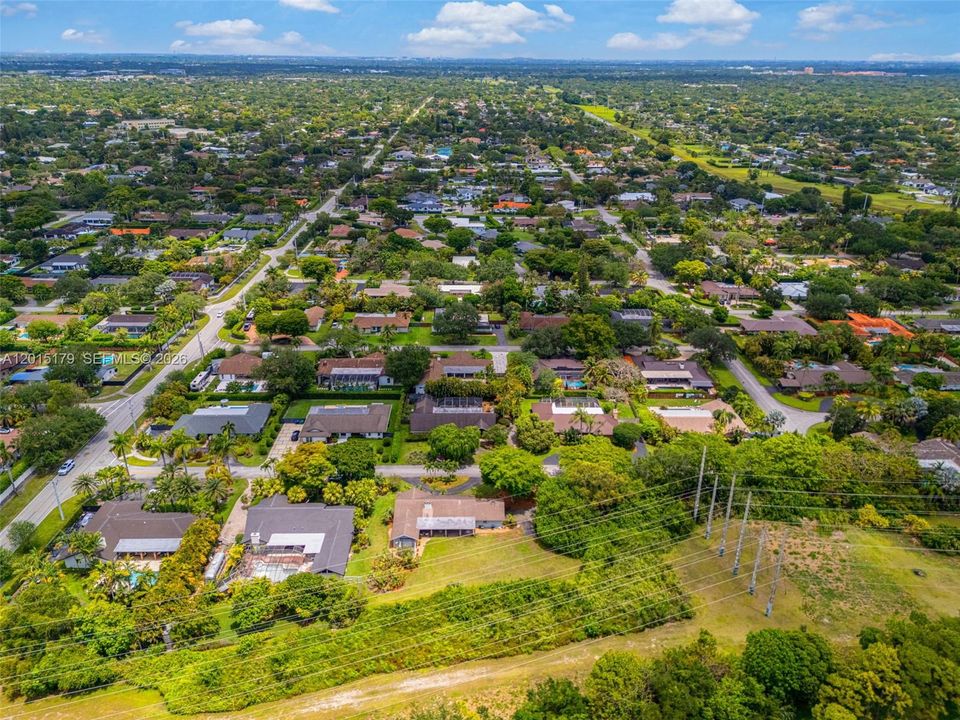 На продажу: $1,299,000 (4 спален, 2 ванн, 2383 Квадратных фут)
