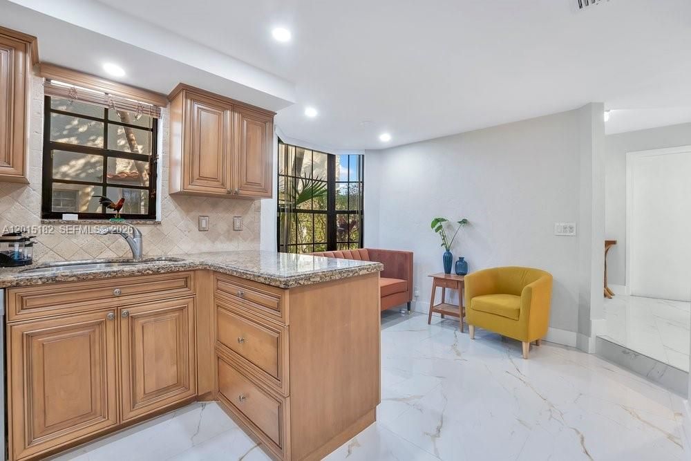 For Sale: $500,000 (3 beds, 2 baths, 1823 Square Feet)