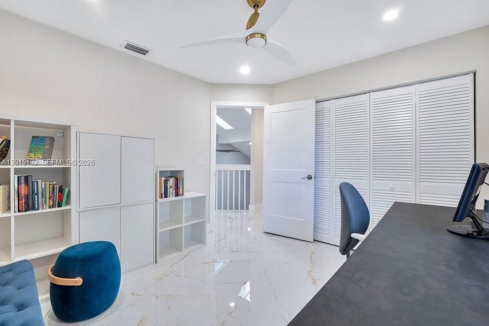 For Sale: $500,000 (3 beds, 2 baths, 1823 Square Feet)