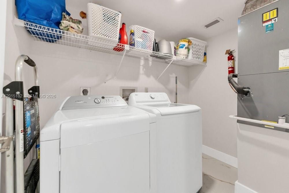 For Sale: $500,000 (3 beds, 2 baths, 1823 Square Feet)