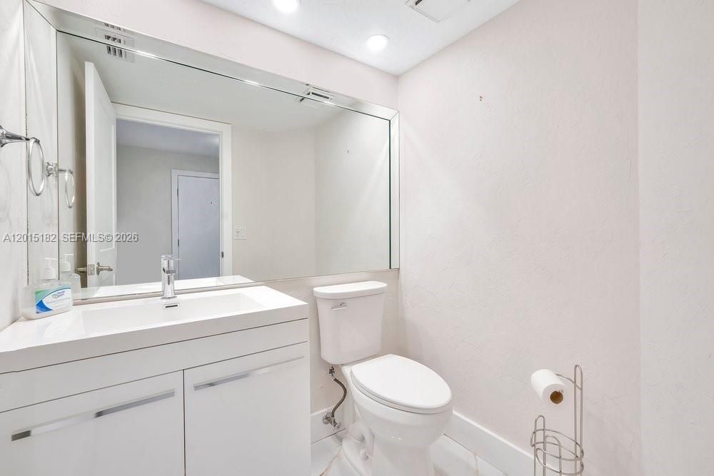 For Sale: $500,000 (3 beds, 2 baths, 1823 Square Feet)