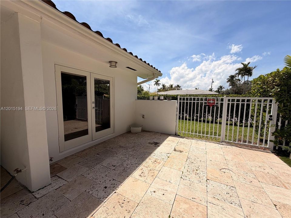 В аренду: $17,900 (3 спален, 3 ванн, 2388 Квадратных фут)