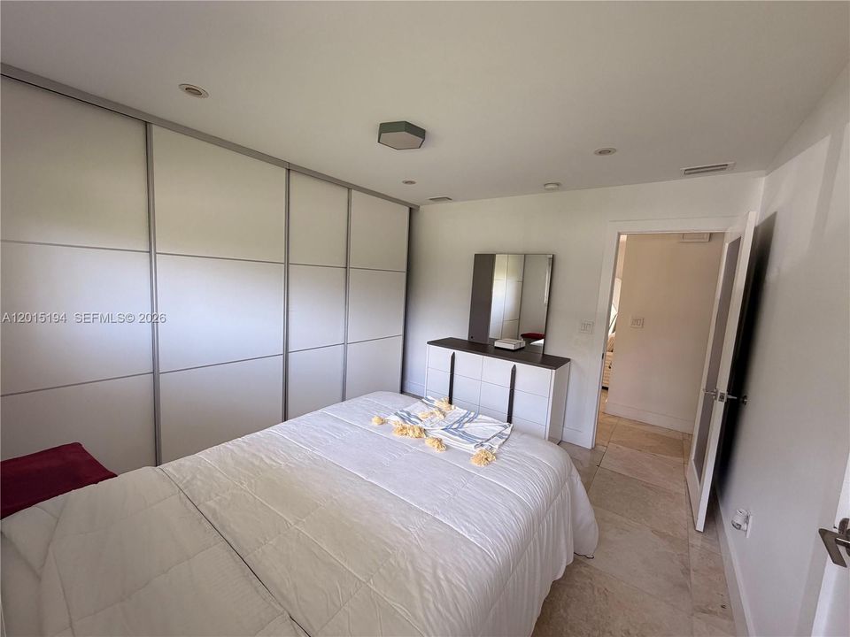 В аренду: $17,900 (3 спален, 3 ванн, 2388 Квадратных фут)