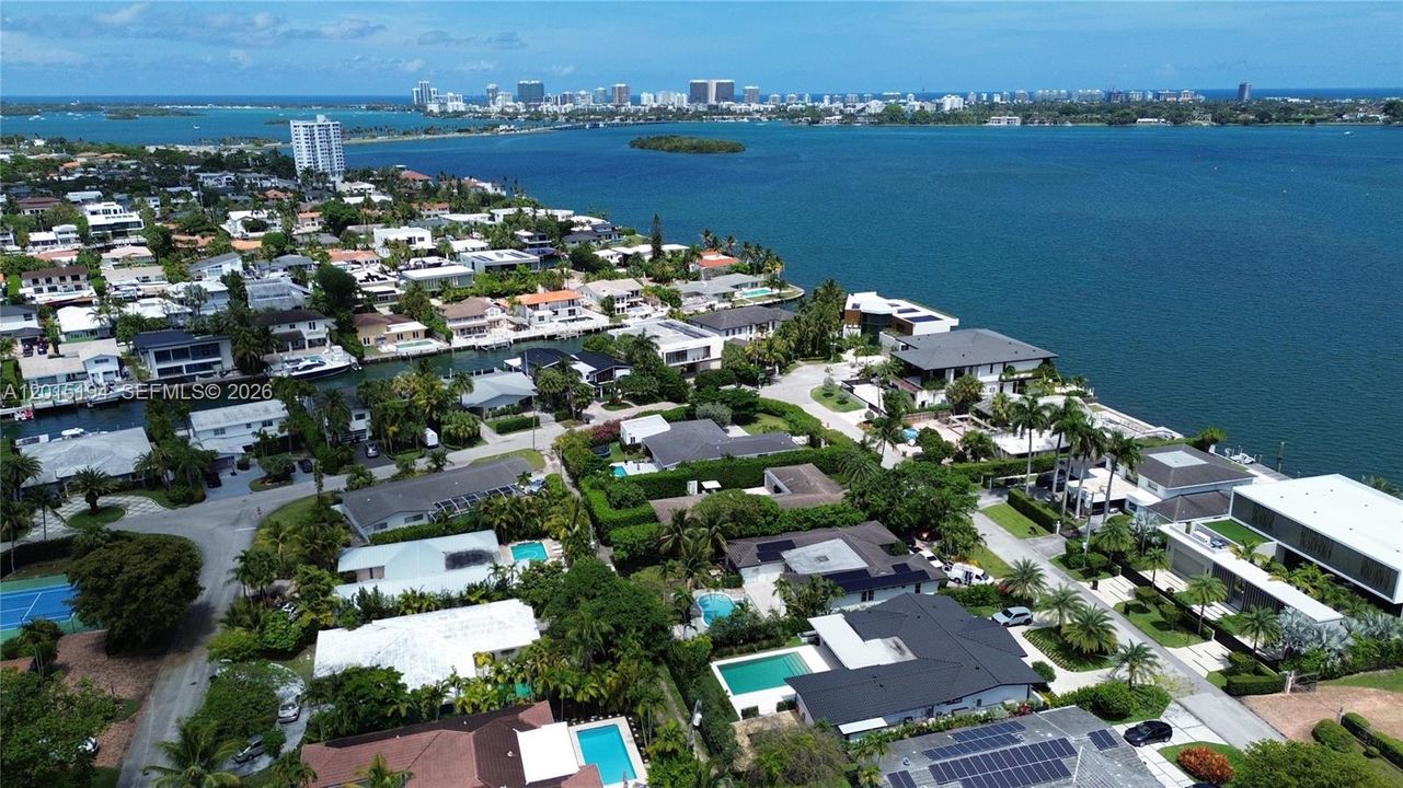 В аренду: $17,900 (3 спален, 3 ванн, 2388 Квадратных фут)