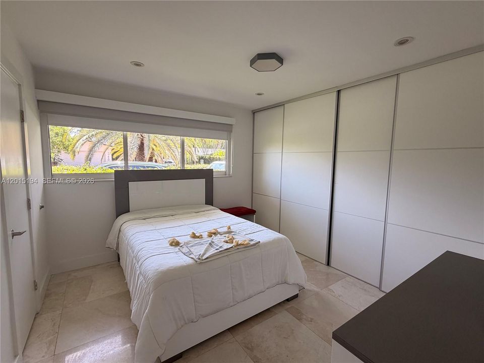 В аренду: $17,900 (3 спален, 3 ванн, 2388 Квадратных фут)