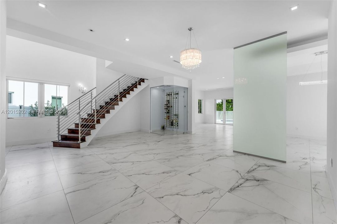 For Sale: $1,899,000 (4 beds, 4 baths, 3753 Square Feet)