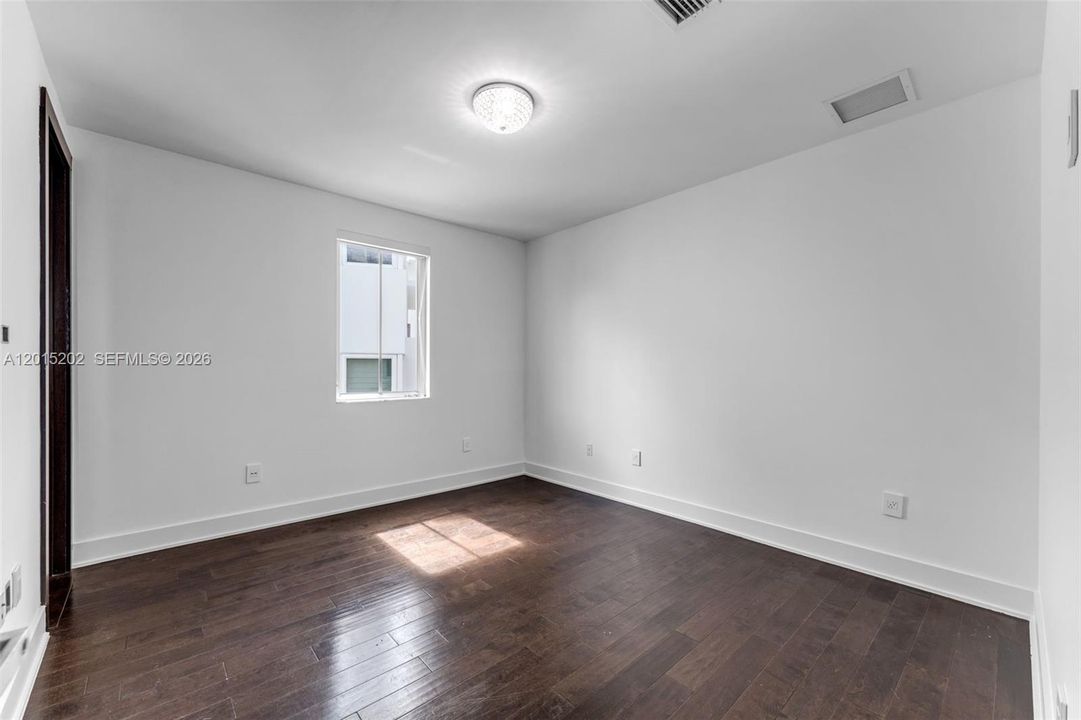 For Sale: $1,899,000 (4 beds, 4 baths, 3753 Square Feet)
