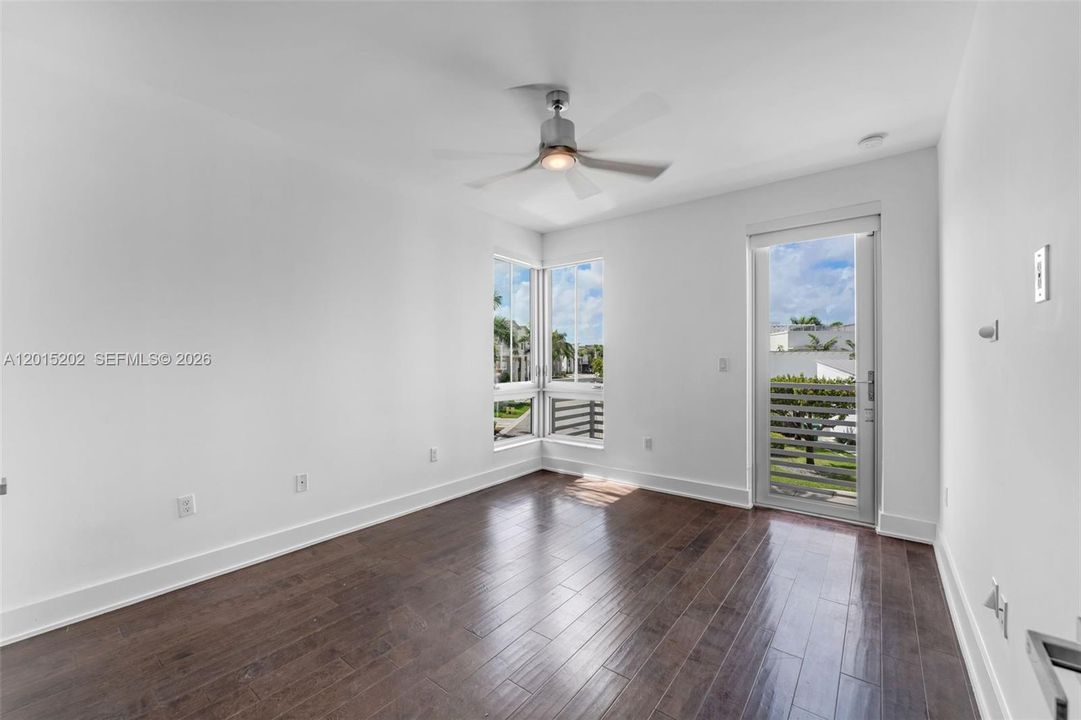 For Sale: $1,899,000 (4 beds, 4 baths, 3753 Square Feet)