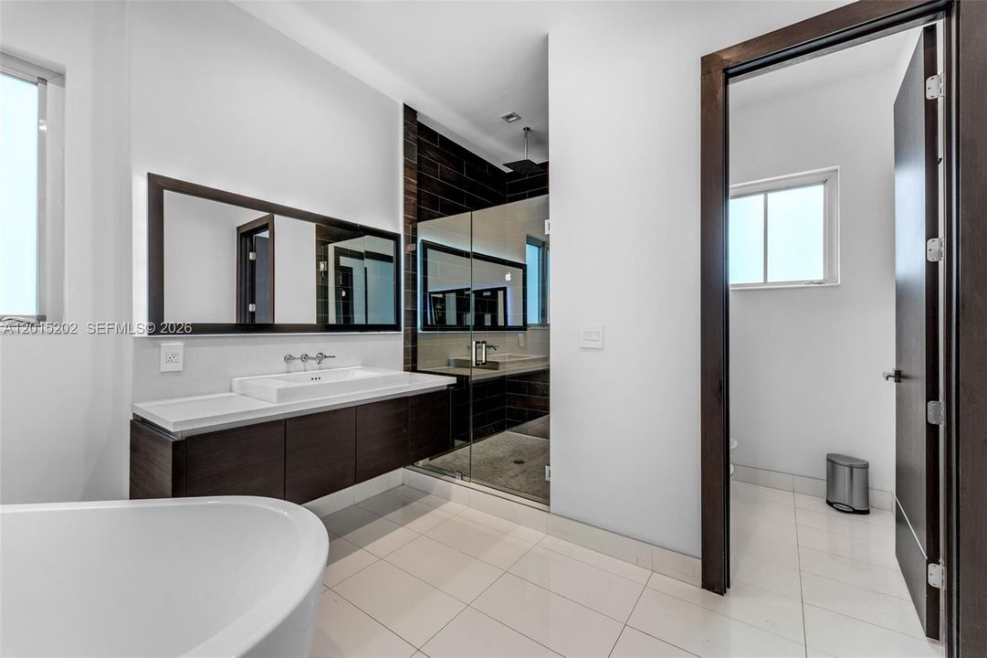 For Sale: $1,899,000 (4 beds, 4 baths, 3753 Square Feet)