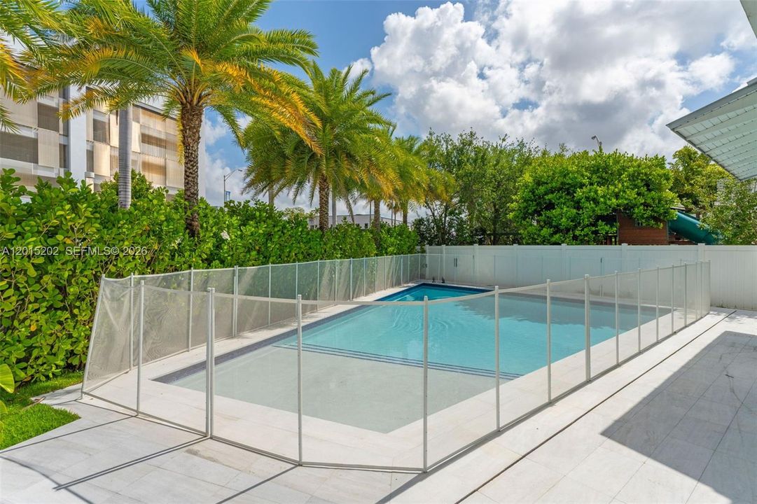 For Sale: $1,899,000 (4 beds, 4 baths, 3753 Square Feet)