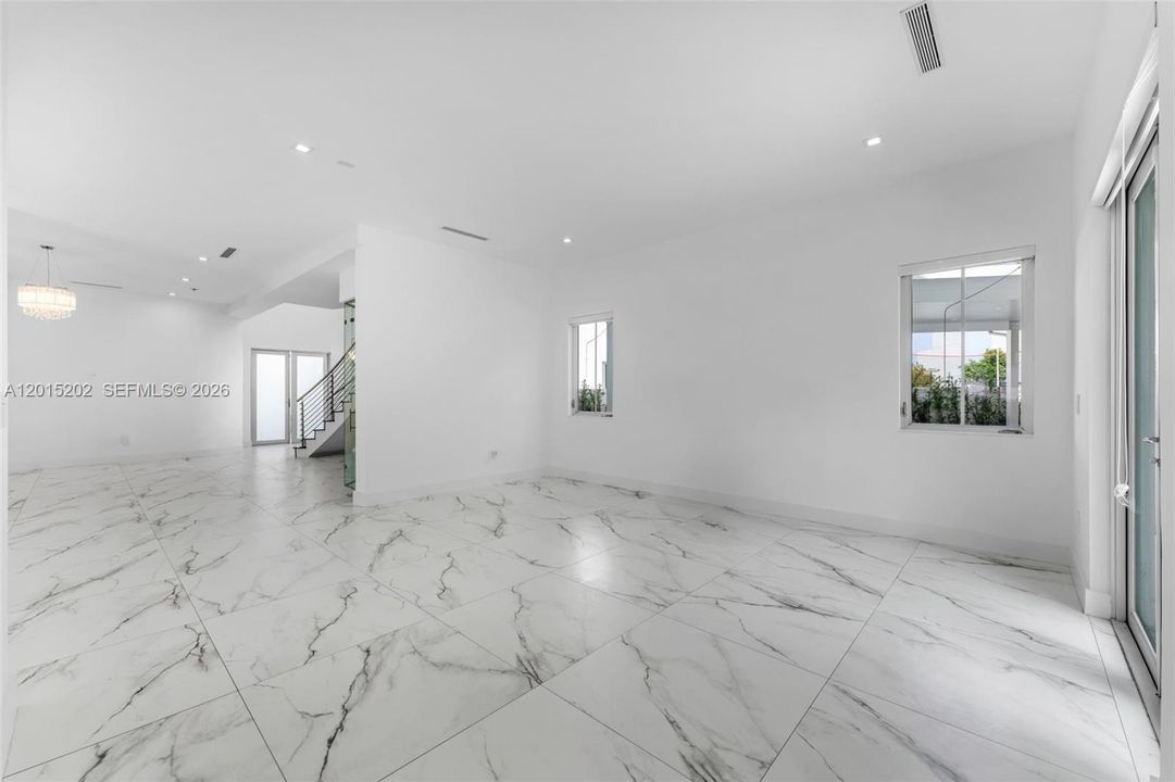 For Sale: $1,899,000 (4 beds, 4 baths, 3753 Square Feet)
