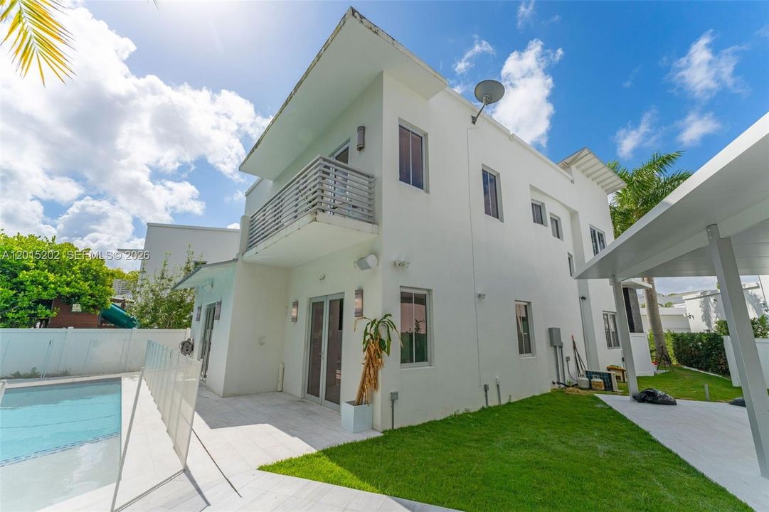 For Sale: $1,899,000 (4 beds, 4 baths, 3753 Square Feet)
