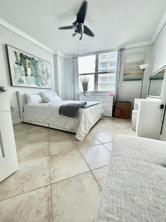 For Sale: $590,000 (2 beds, 2 baths, 1129 Square Feet)