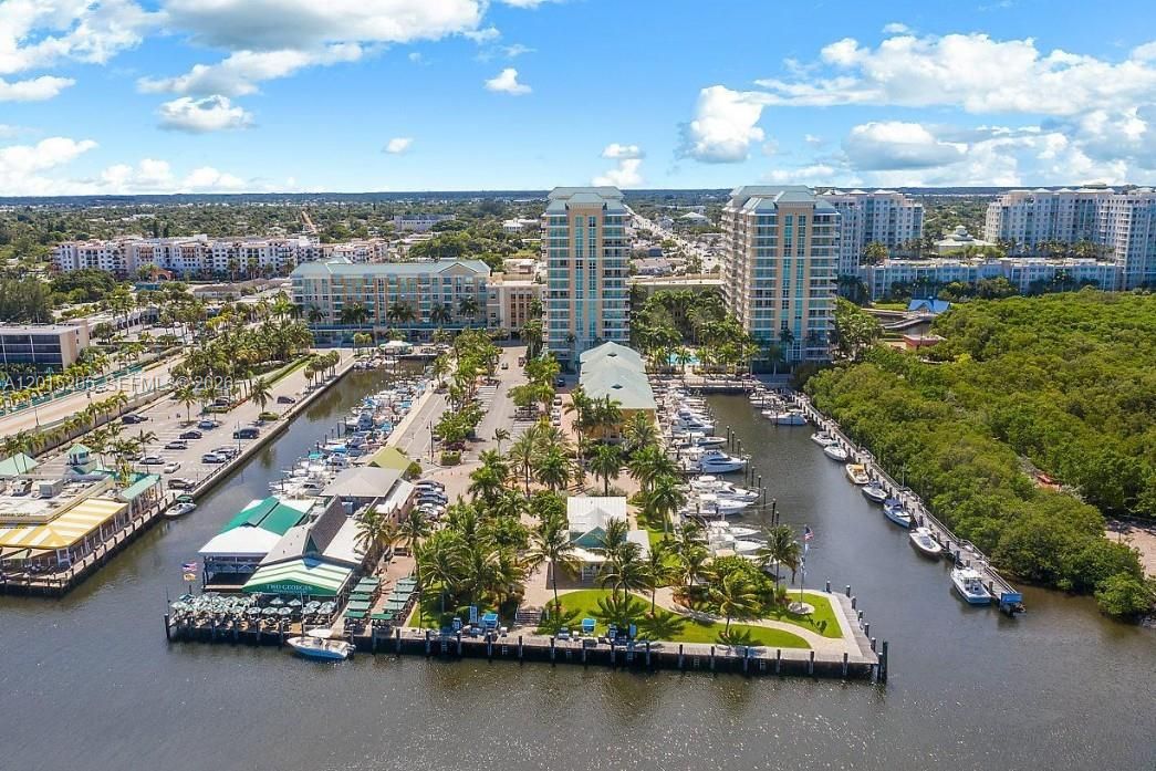 For Sale: $590,000 (2 beds, 2 baths, 1129 Square Feet)