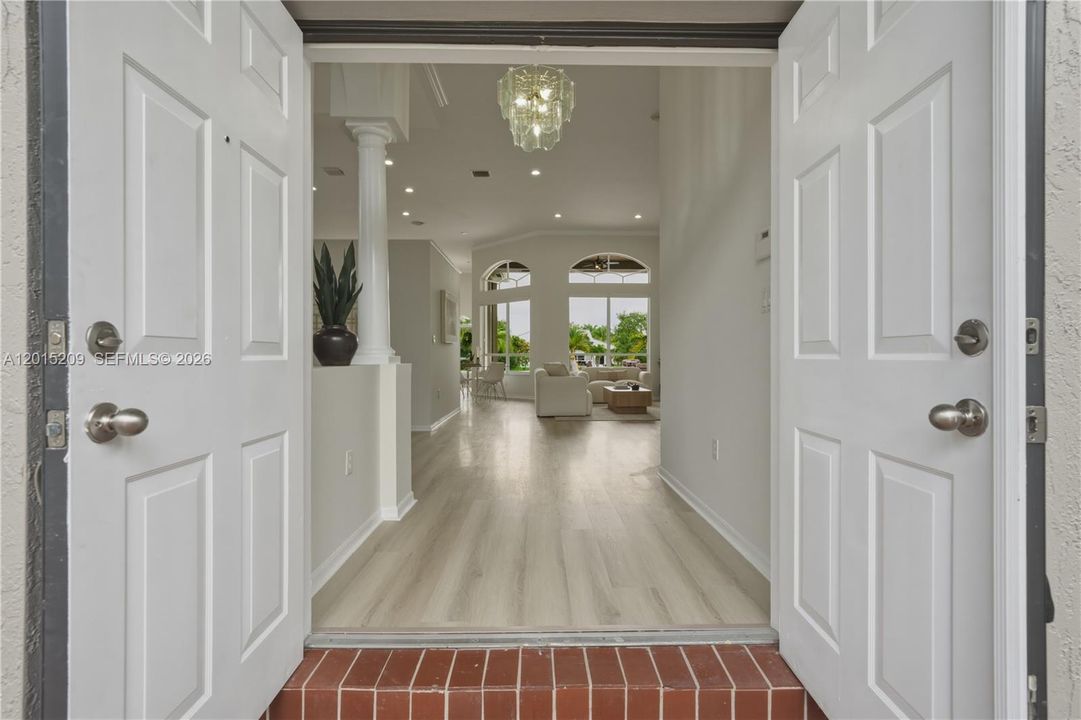 Activo con contrato: $980,000 (5 camas, 3 baños, 2829 Pies cuadrados)