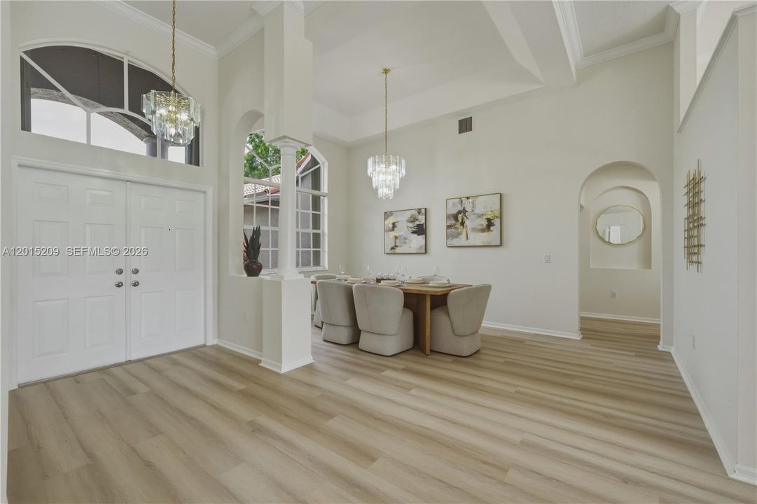 Activo con contrato: $980,000 (5 camas, 3 baños, 2829 Pies cuadrados)