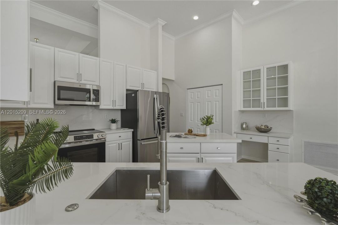 Activo con contrato: $980,000 (5 camas, 3 baños, 2829 Pies cuadrados)
