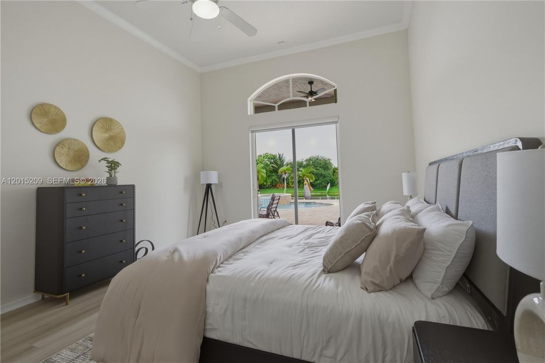 Activo con contrato: $980,000 (5 camas, 3 baños, 2829 Pies cuadrados)