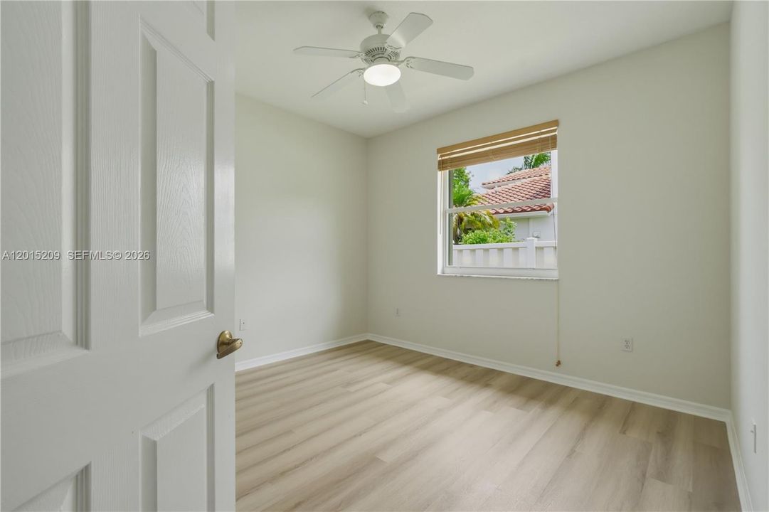Activo con contrato: $980,000 (5 camas, 3 baños, 2829 Pies cuadrados)