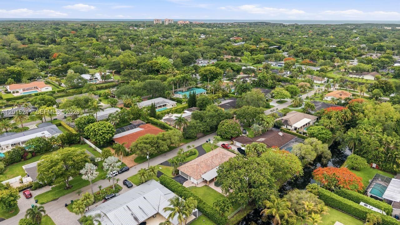 Activo con contrato: $2,340,000 (5 camas, 3 baños, 3203 Pies cuadrados)