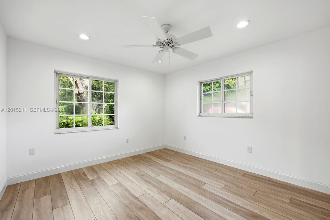 Activo con contrato: $2,340,000 (5 camas, 3 baños, 3203 Pies cuadrados)