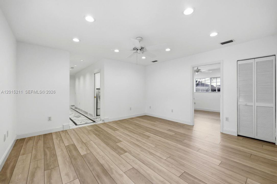 Activo con contrato: $2,340,000 (5 camas, 3 baños, 3203 Pies cuadrados)