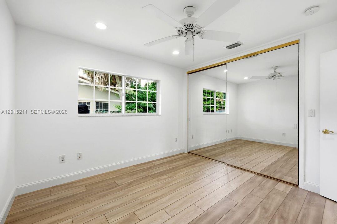 Activo con contrato: $2,340,000 (5 camas, 3 baños, 3203 Pies cuadrados)