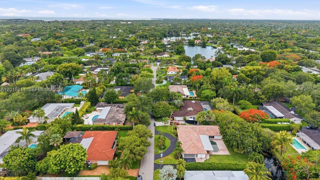 Activo con contrato: $2,340,000 (5 camas, 3 baños, 3203 Pies cuadrados)
