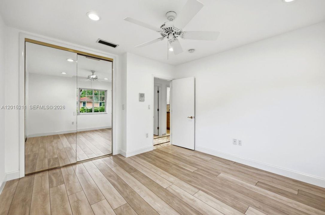Activo con contrato: $2,340,000 (5 camas, 3 baños, 3203 Pies cuadrados)