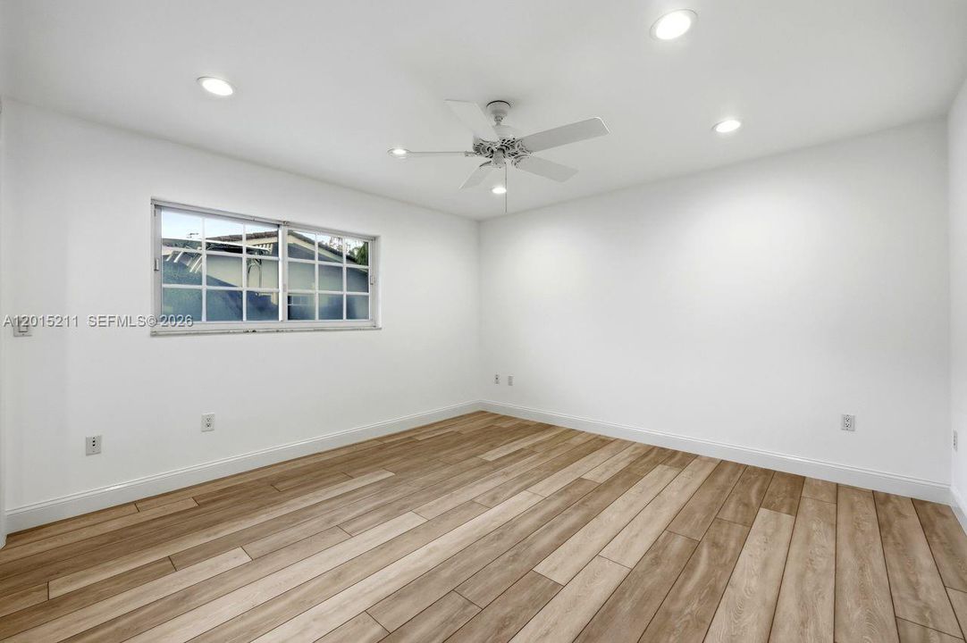Activo con contrato: $2,340,000 (5 camas, 3 baños, 3203 Pies cuadrados)