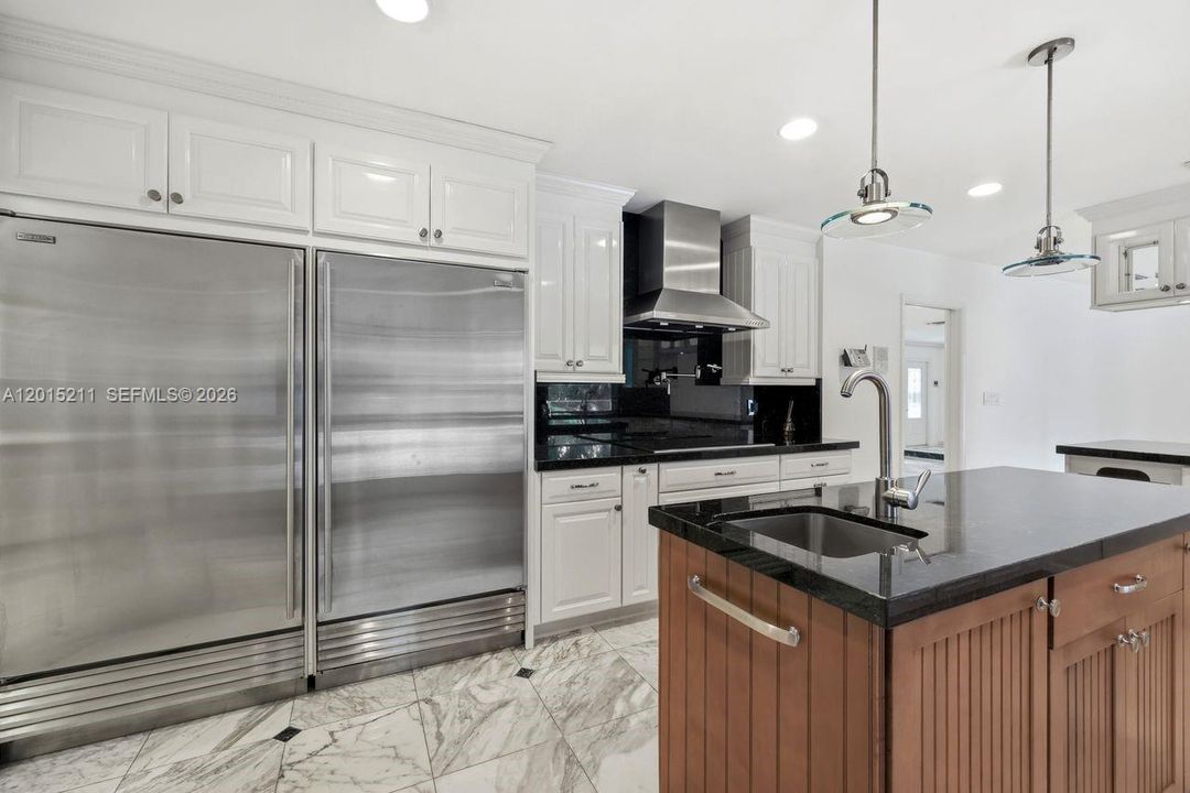 Activo con contrato: $2,340,000 (5 camas, 3 baños, 3203 Pies cuadrados)