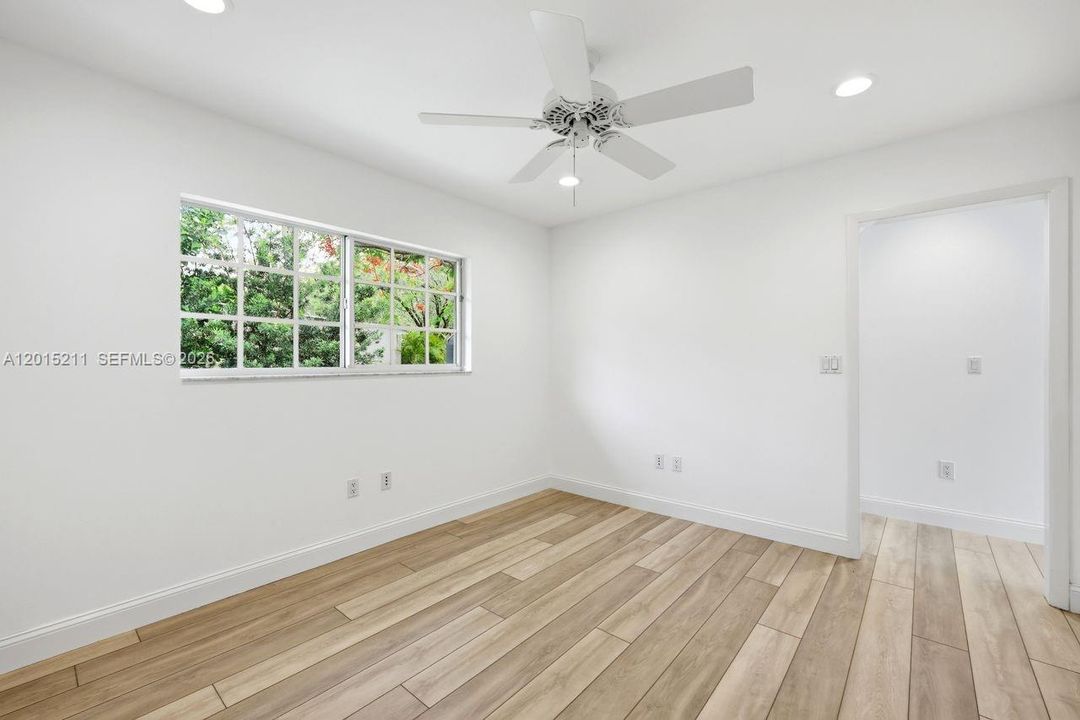 Activo con contrato: $2,340,000 (5 camas, 3 baños, 3203 Pies cuadrados)