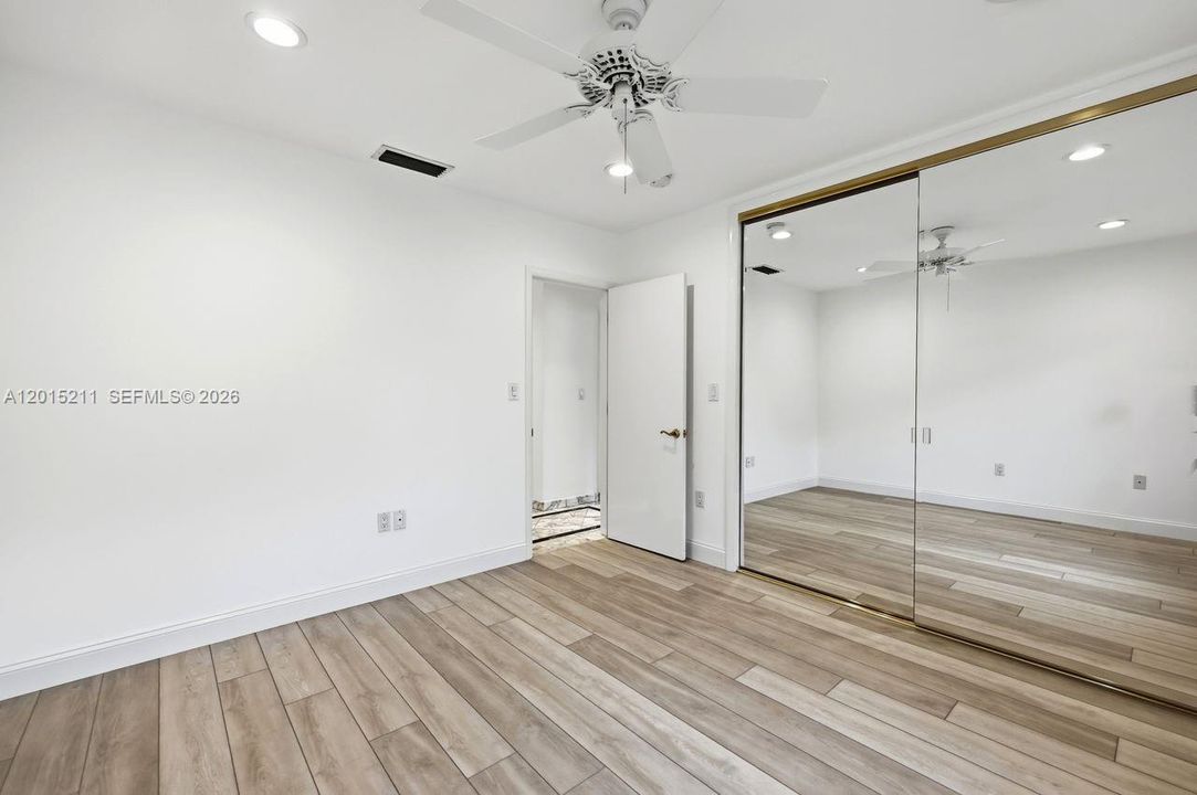 Activo con contrato: $2,340,000 (5 camas, 3 baños, 3203 Pies cuadrados)