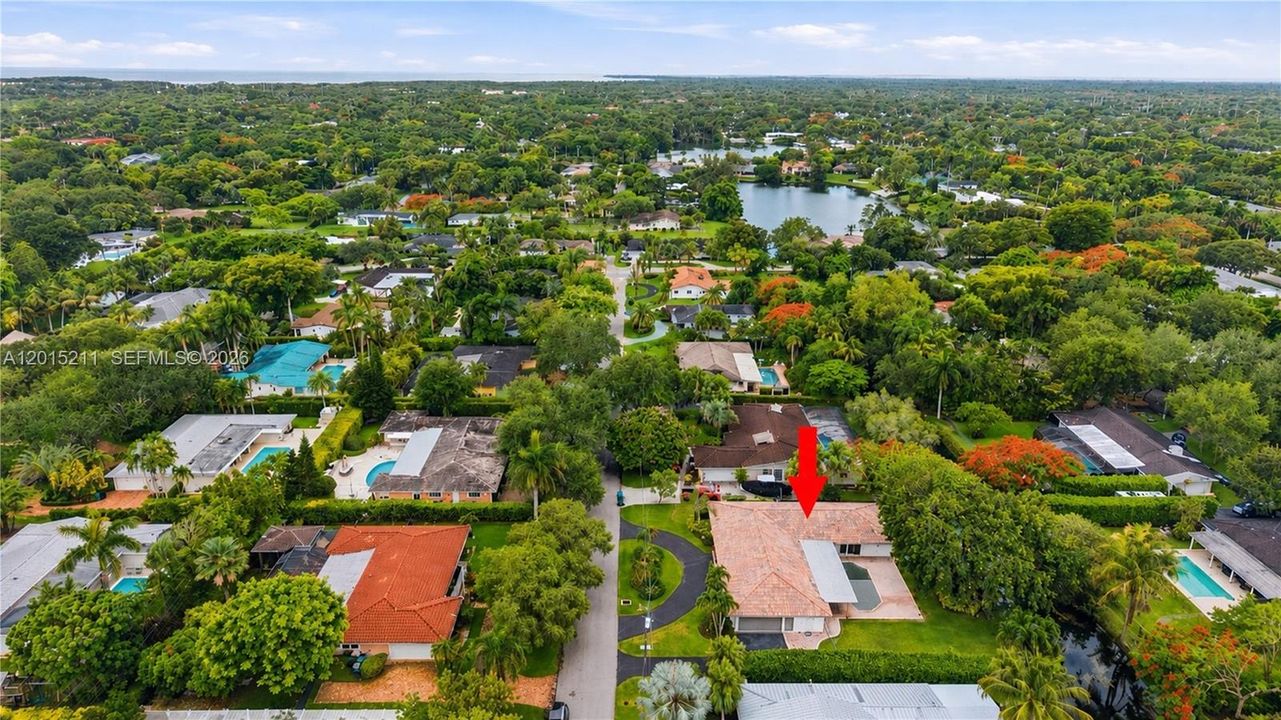 Activo con contrato: $2,340,000 (5 camas, 3 baños, 3203 Pies cuadrados)