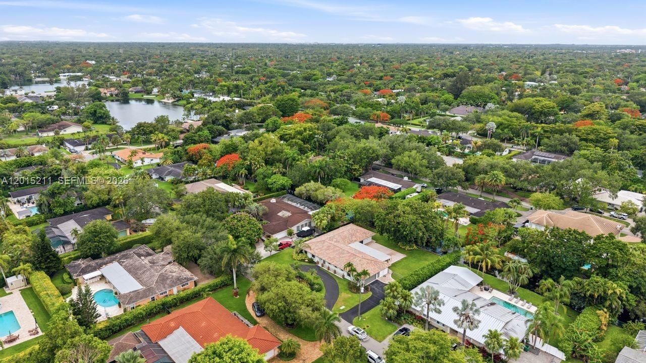Activo con contrato: $2,340,000 (5 camas, 3 baños, 3203 Pies cuadrados)