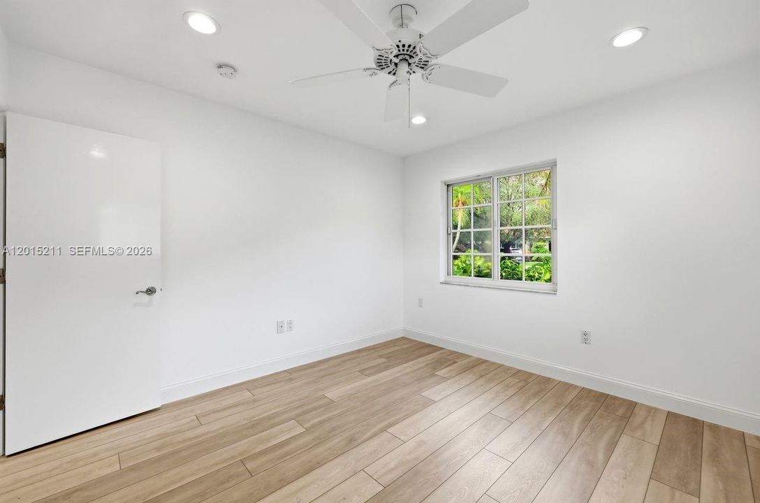 Activo con contrato: $2,340,000 (5 camas, 3 baños, 3203 Pies cuadrados)