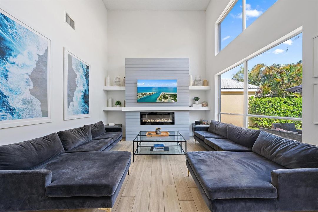 10101 Oak Bark Ln-7